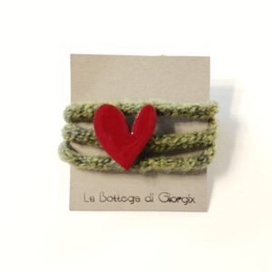 Bracciale/collana con cuore rosso in legno dipinto a mano e resina