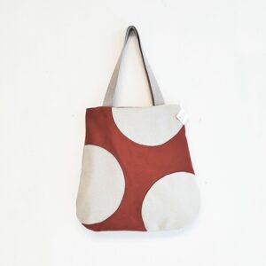 Borsa Big in tessuto tecnico bordeaux con pois grigi