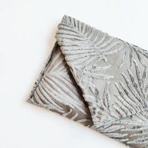 Pochette Lettera in tessuto con inserti di velluto grigio fantasia botanica
