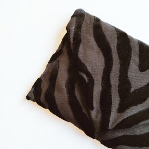 Pochette Lettera in tessuto con inserti di velluto nero fantasia animalier